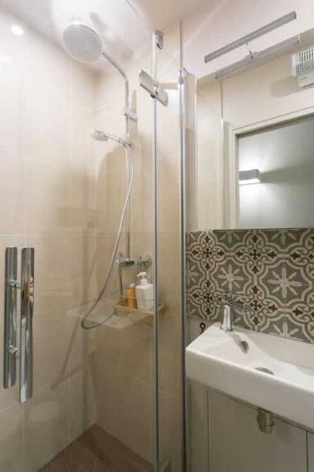 Romantic Brand New In Paris, Bathroom, Kitchen Parijs